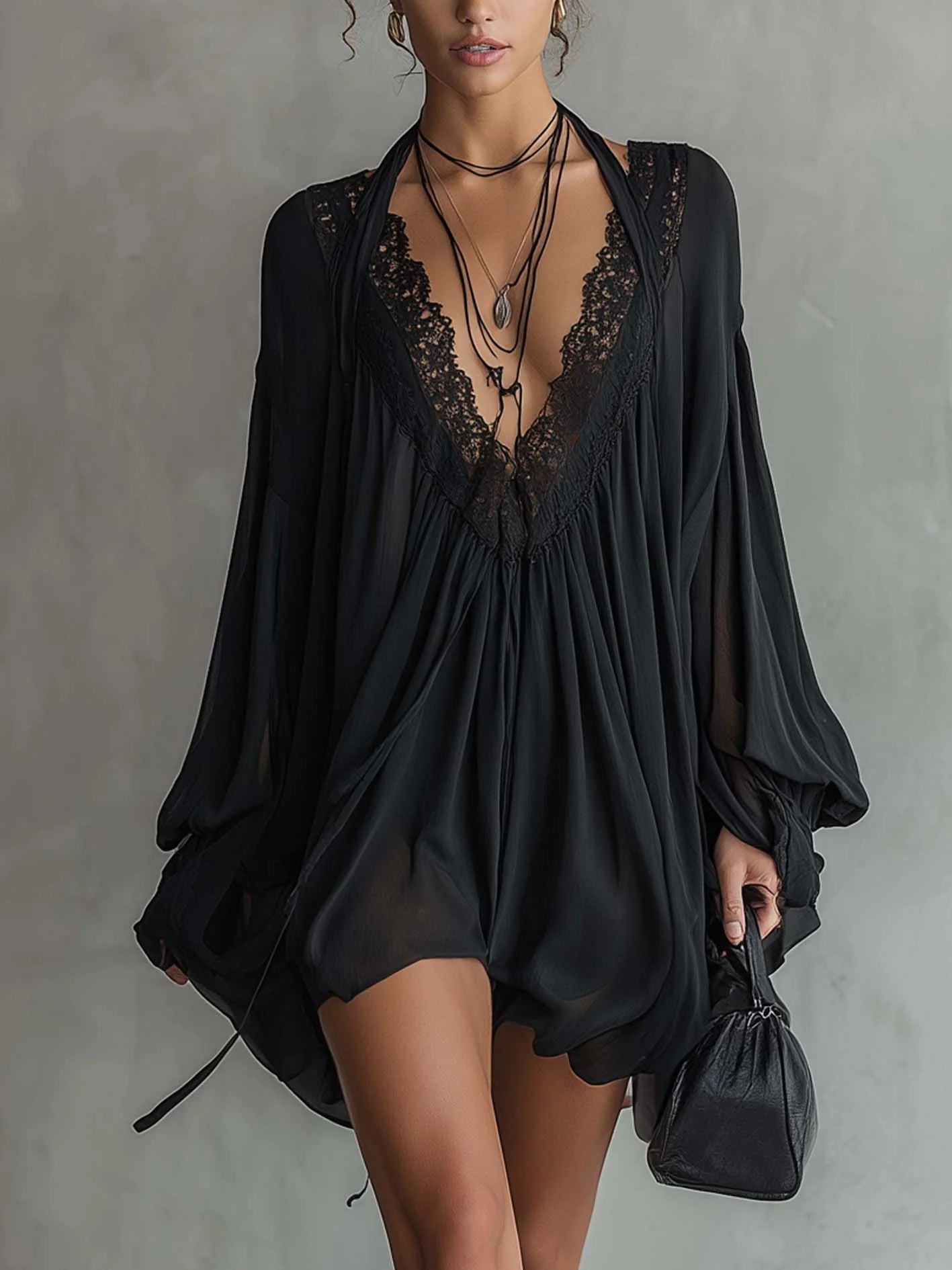 Elina | Vestido mini halter de chiffon con encaje