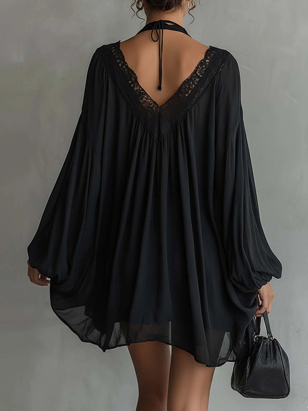Elina | Vestido mini halter de chiffon con encaje